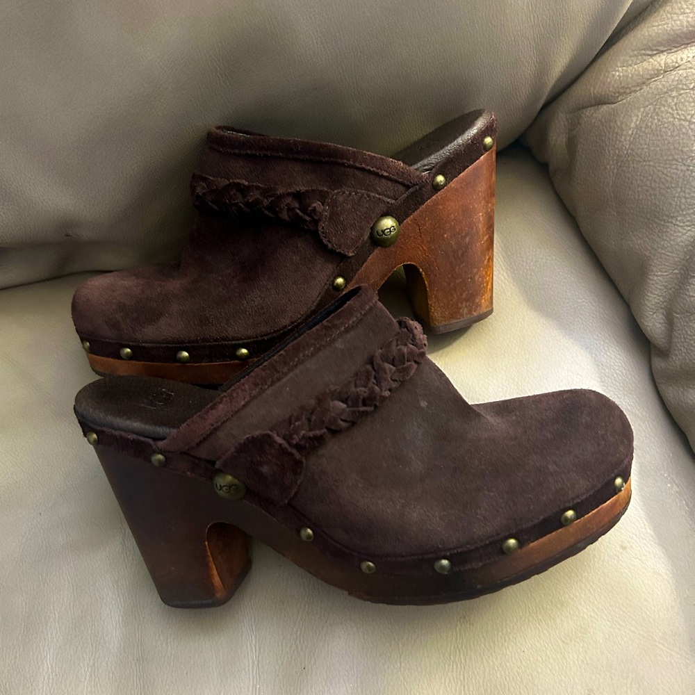 ugg kaylee suede clogs